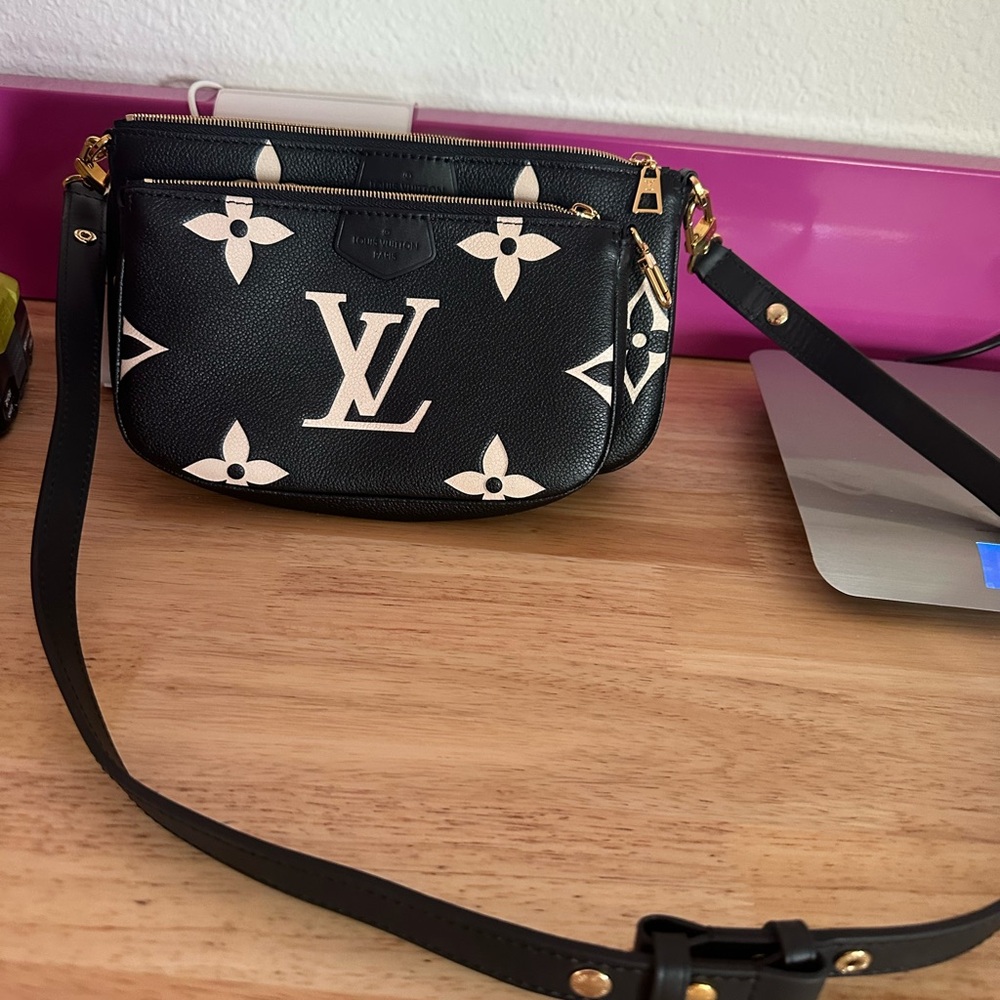 Louis Vuitton Black and Cream Crossbody Bag Set-NEW & Flawless - Picture 3 of 7